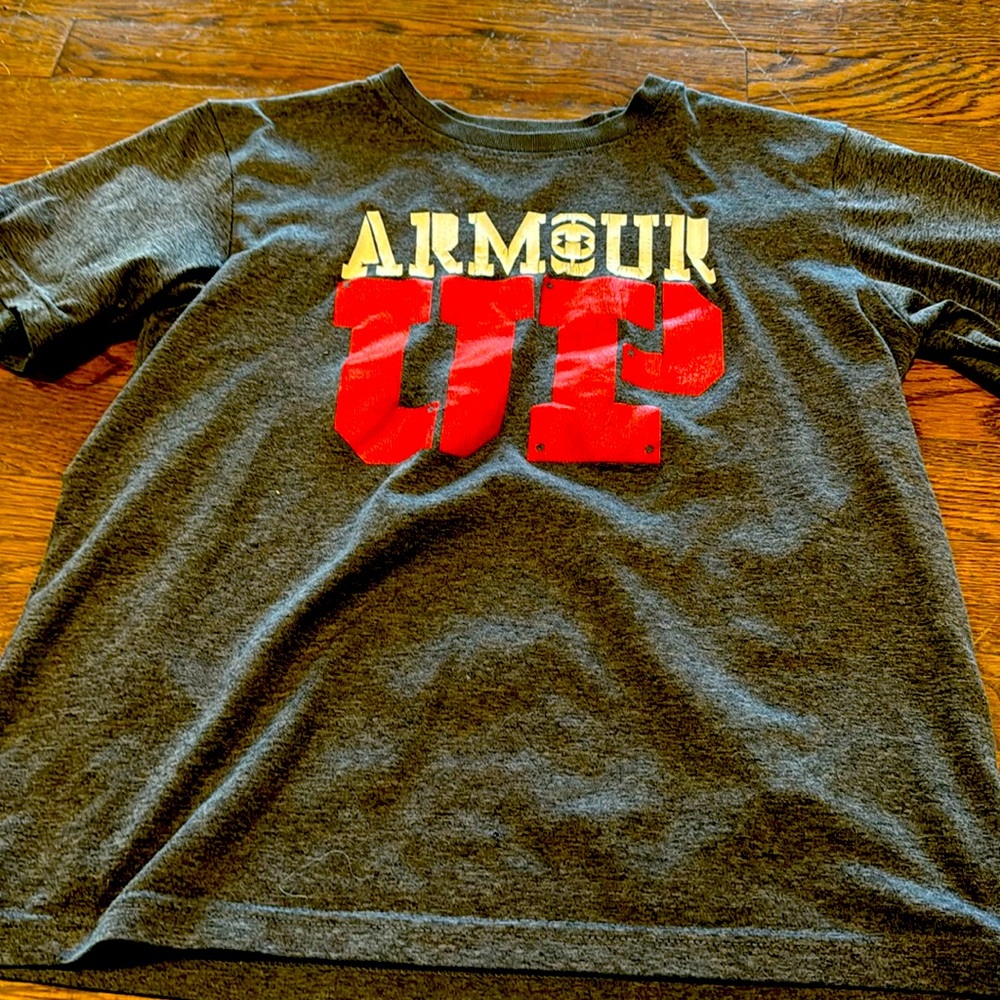 Under Armour Gray loose fit t shirt size Med